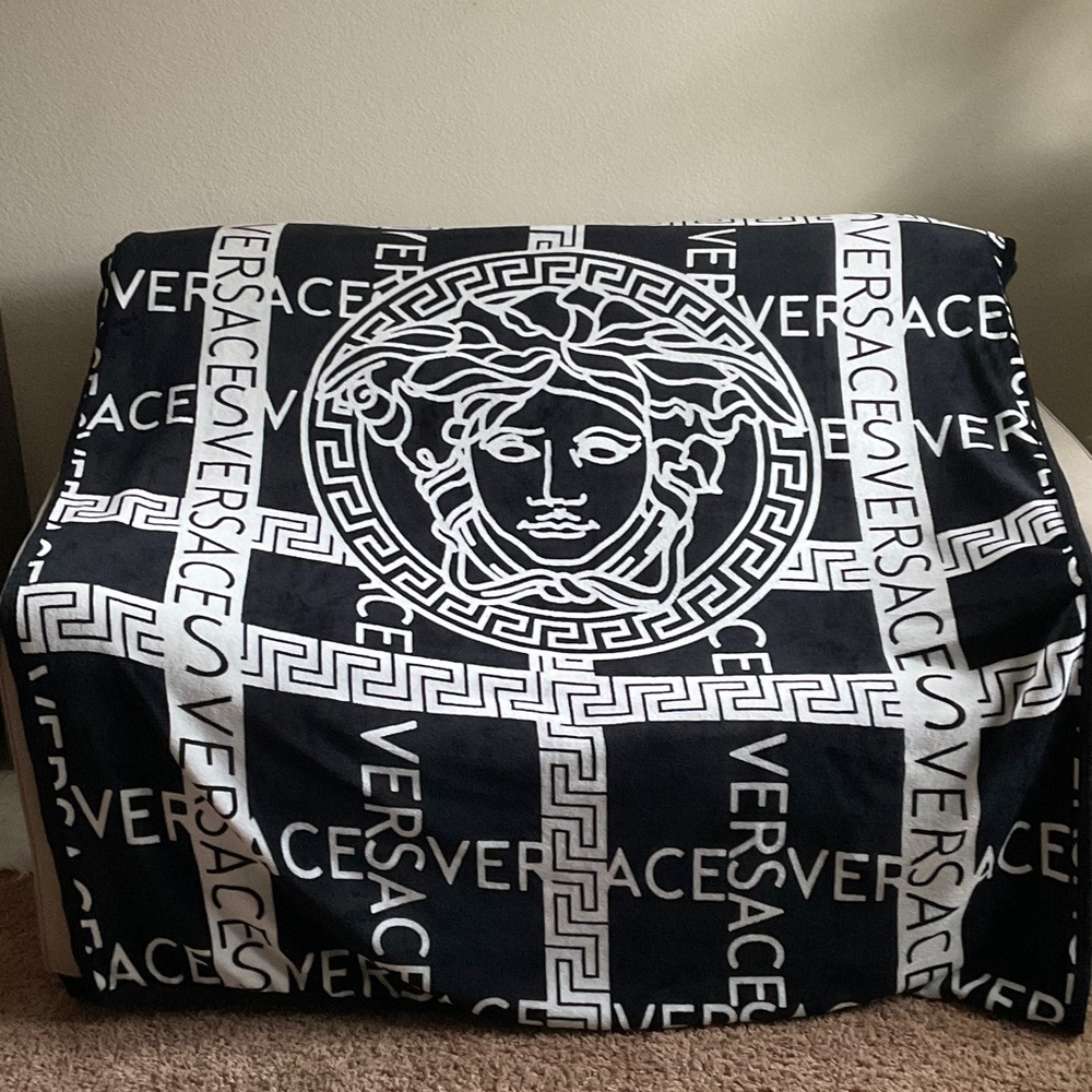 Black & White Medusa Logo Throw